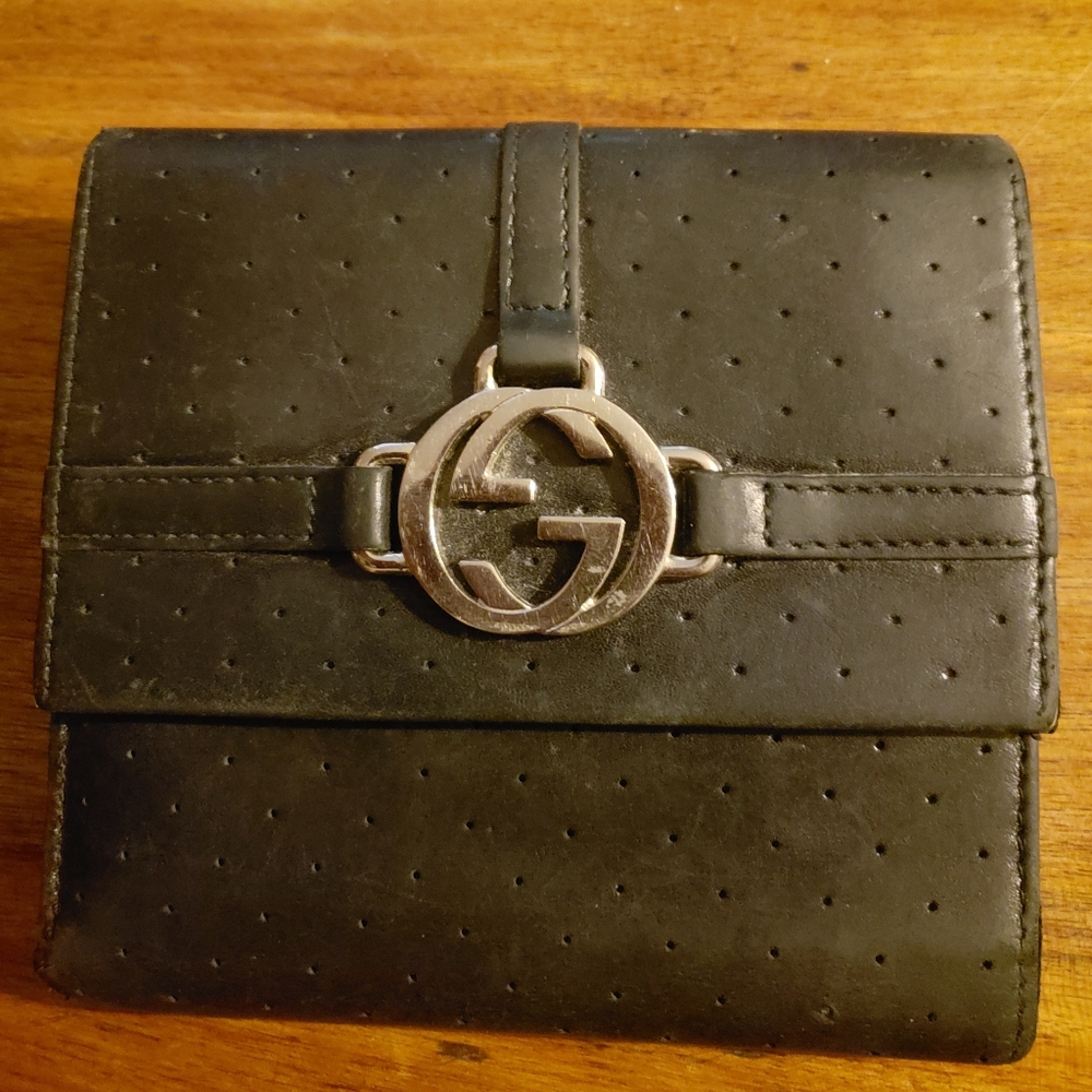 Authentic Gucci Vintage Wallet